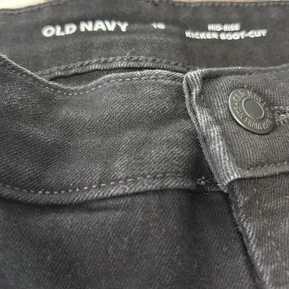 Old Navy Mid Rise Kicker Boot Cut Jeans in black, Size 18, NWOT - Picture 3 of 4